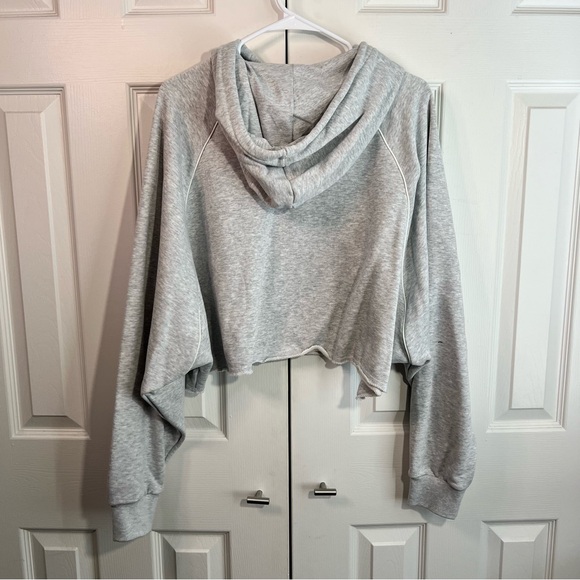 Adidas cropped hooded Sweatshirt large - Picture 3 of 3